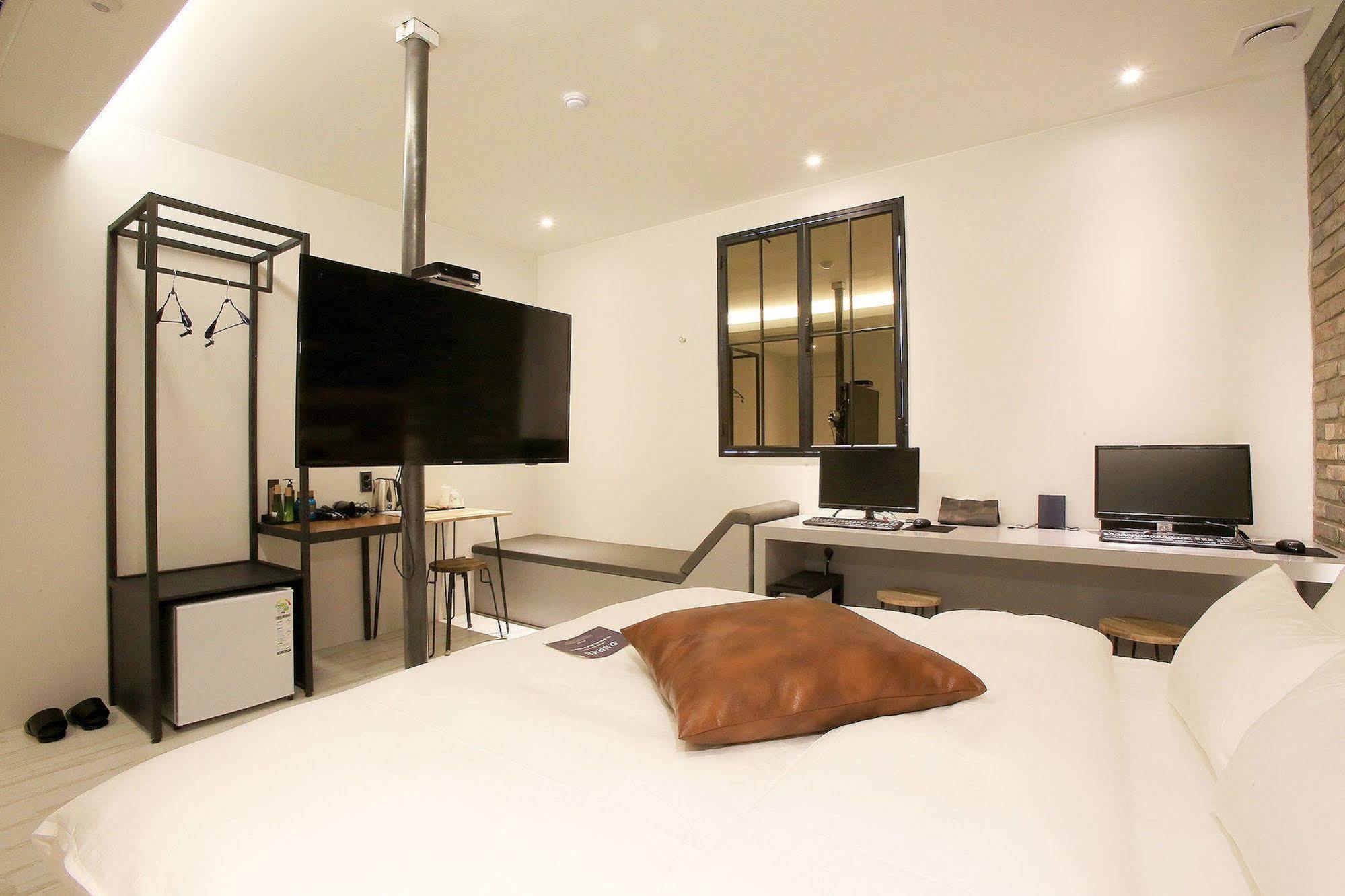 Hotel Yaja Jungwang Siheung Esterno foto